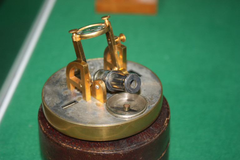 Солнечные часы-пушка из собрания Политехнического музея