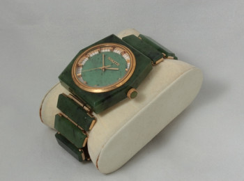 Часы Ракета с корпусом и браслетом из нефрита, 1980-е гг.